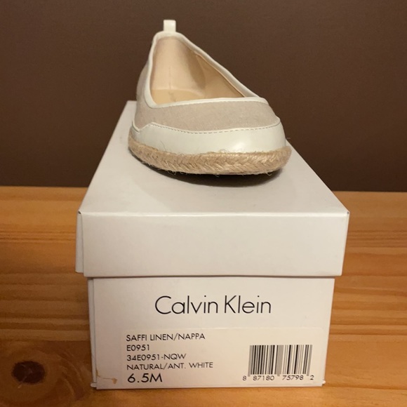 New in box Calvin Klein flats - Picture 2 of 8